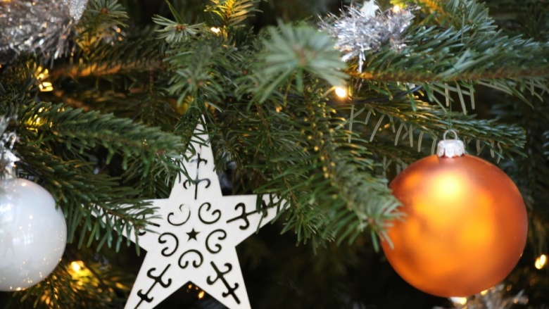 Wir wünschen Euch gesegnete Weihnachten.